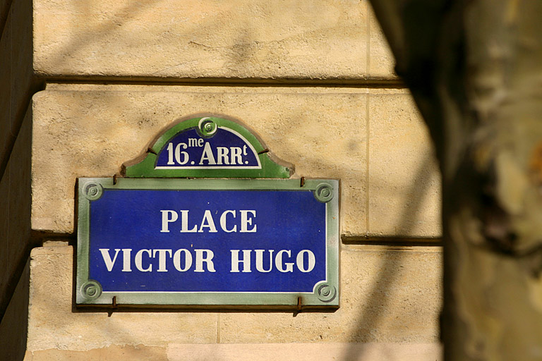 plombier place victor Higo paris